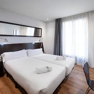 3* Отель Petit Palace Arana